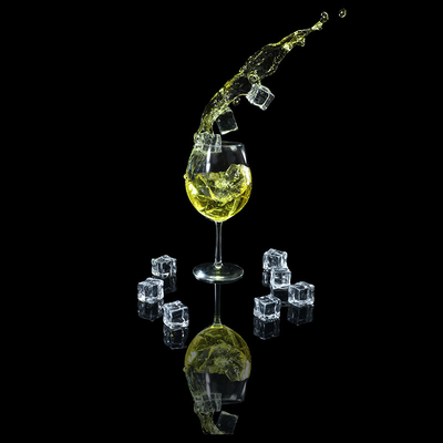 Máquina de hielo eléctrica de acero inoxidable de alto rendimiento Cubo automático 680 kg por día