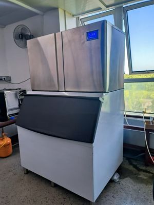 Gran potencia 1000 kg 24 horas Máquina eléctrica para hacer cubos de hielo cuadrados con certificación CE