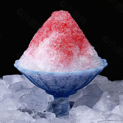 Trituración de hielo con la máquina comercial de hielo afeitado hawaiana LZ-168 a 8 kg/min