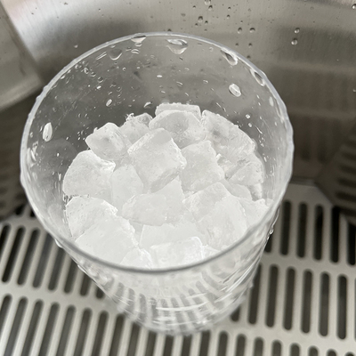 R404a Máquina eléctrica de cubos de hielo para refrigerantes con dispensador de agua y operación sencilla