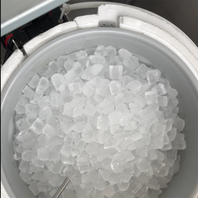 Equipo de fabricación de hielo de alto nivel de 120 kg con grandes cubitos de hielo de agua cristalina clara