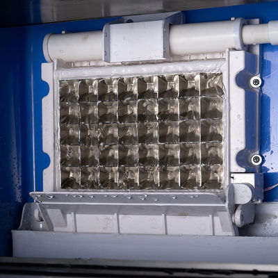 Máquina para hacer cubos de hielo comerciales de bebida pura LZ-60 con capacidad de almacenamiento de hielo de 20 kg